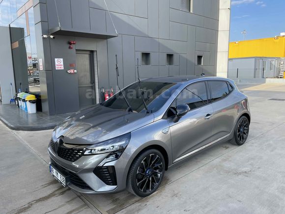 Sahibinden Renault Clio 1.0 TCe Techno Esprit Alpine 2023 Model 