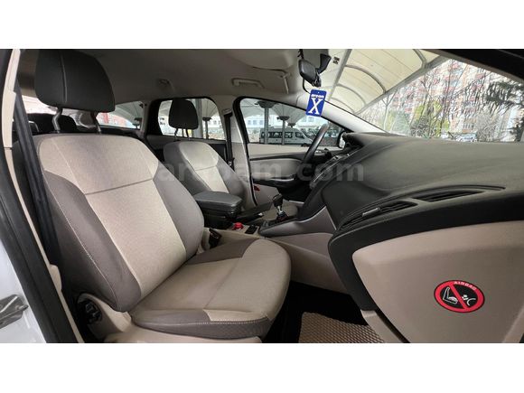 Sahibinden Düşük kilometre Ford Focus SW 1.6 TDCi Trend X