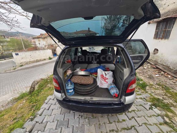 Sahibinden Renault Scenic 1.6 RXE 2000 Model 