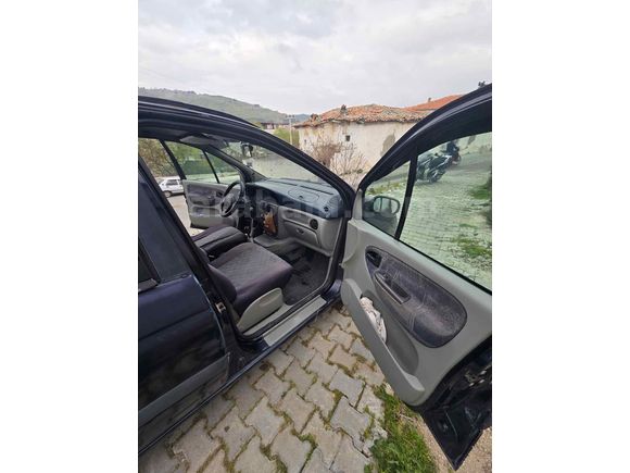 Sahibinden Renault Scenic 1.6 RXE 2000 Model 