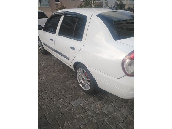 Sahibinden Renault Clio 1.4 RNA 2000 Model Samsun