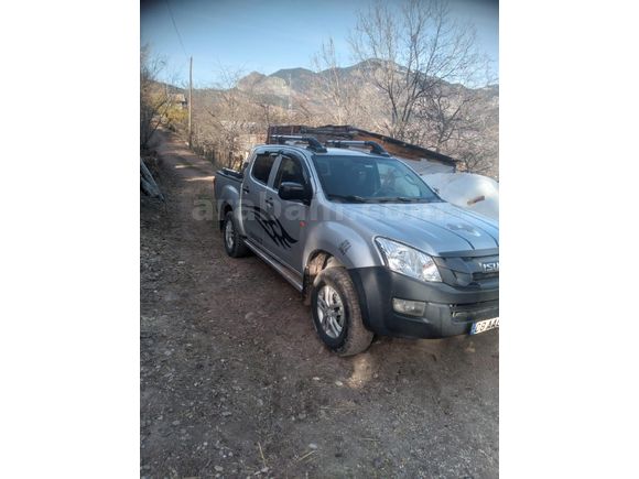 Sahibinden Isuzu D-Max 2.5 D intercooler 4x4 2012 Model