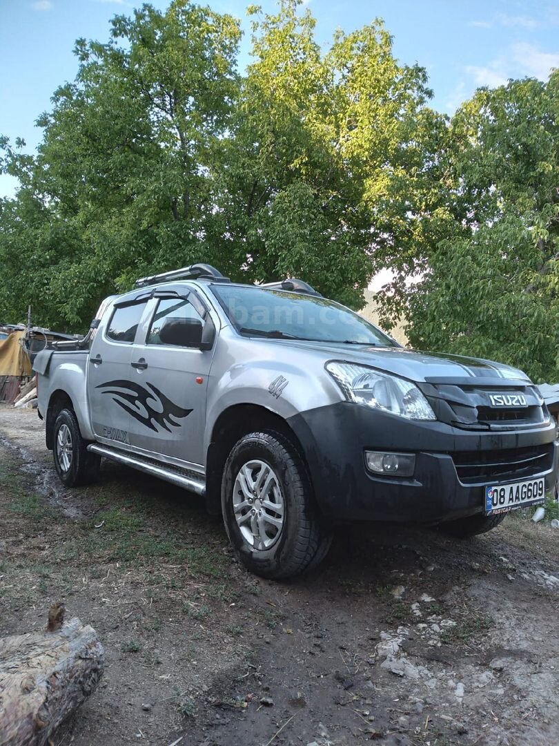 Sahibinden Isuzu D-Max 2.5 D intercooler 4x4 2012 Model 3