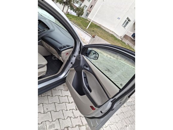Acil İhtiyaçtan Ford Focus 1.6 Ti-VCT Trend X 2013 Model