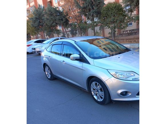 Acil İhtiyaçtan Ford Focus 1.6 Ti-VCT Trend X 2013 Model