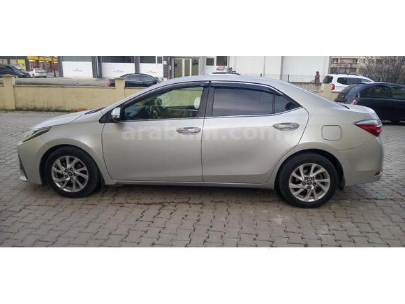 Sahibinden Toyota Corolla 1.4 D-4D Advance 2016 makyajı Model