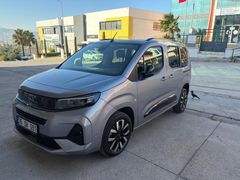 2024 OPEL COMBO ULTİMATE 16.000KM CAM TAVAN H.EKRAN ŞERİT TAKİP