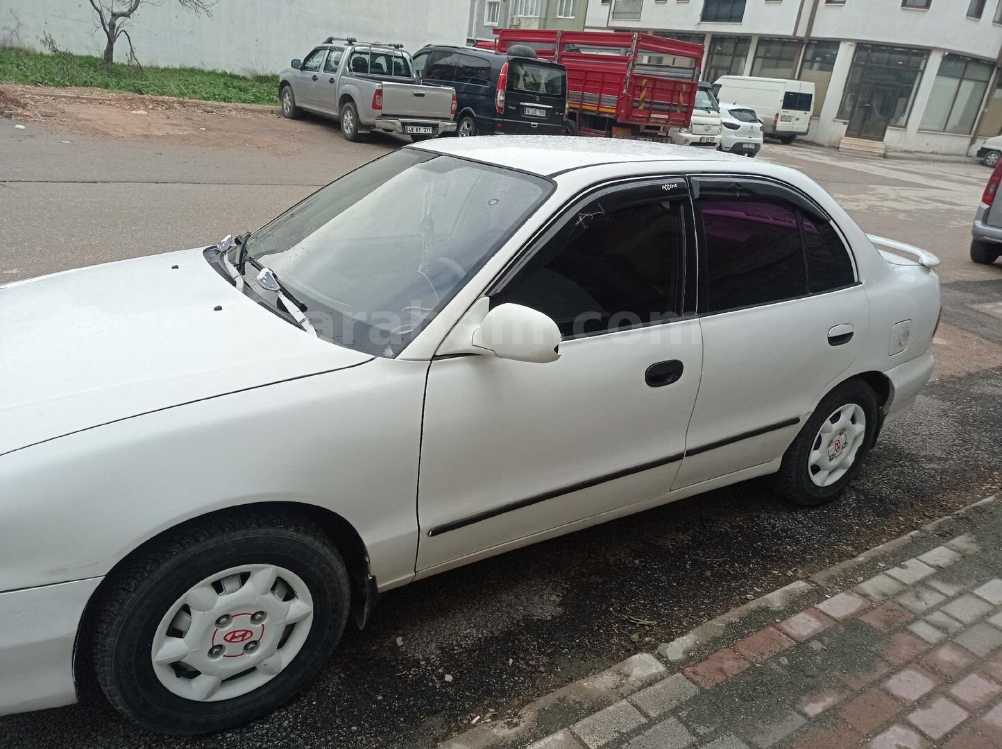 Sahibinden Hyundai Accent 1.3 LS 1999 Model Bursa 278.600 km Beyaz 4