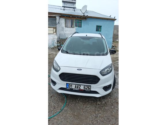Sahibinden Ford Tourneo Courier 1.5 TDCi Titanium Plus 2022 Model