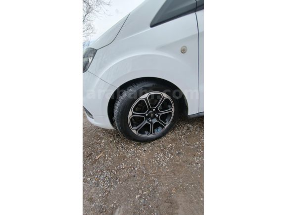 Sahibinden Ford Tourneo Courier 1.5 TDCi Titanium Plus 2022 Model