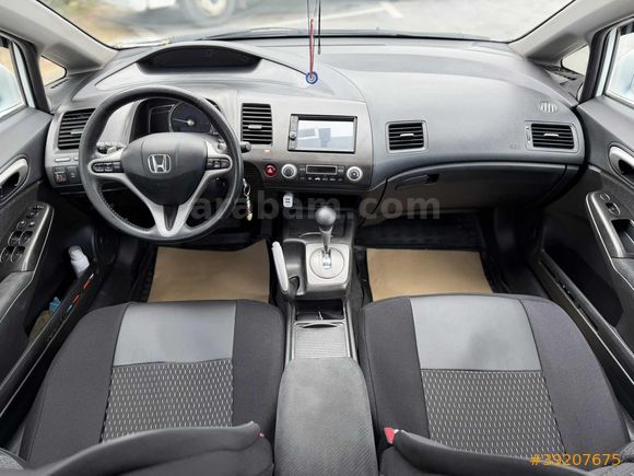 EMSALSİZ DEĞİŞENSİZ SADECE 77BİN KM/OTOMATK/SUNROOF/ELEGAN CİVİC