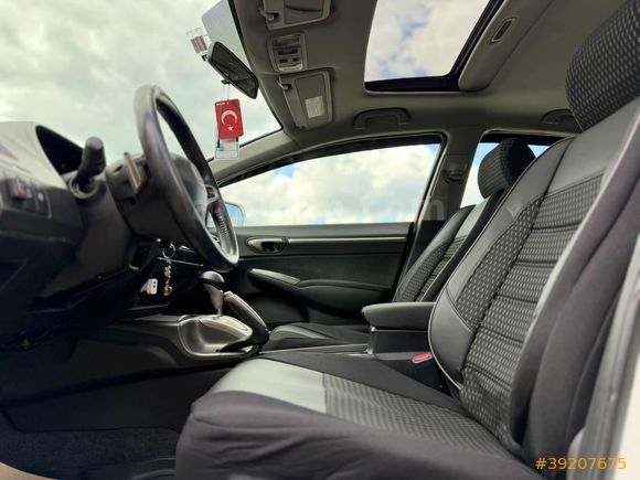 EMSALSİZ DEĞİŞENSİZ SADECE 77BİN KM/OTOMATK/SUNROOF/ELEGAN CİVİC