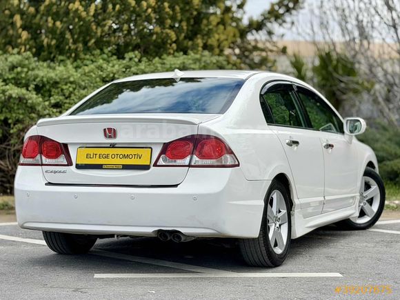 EMSALSİZ DEĞİŞENSİZ SADECE 77BİN KM/OTOMATK/SUNROOF/ELEGAN CİVİC