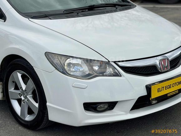 EMSALSİZ DEĞİŞENSİZ SADECE 77BİN KM/OTOMATK/SUNROOF/ELEGAN CİVİC