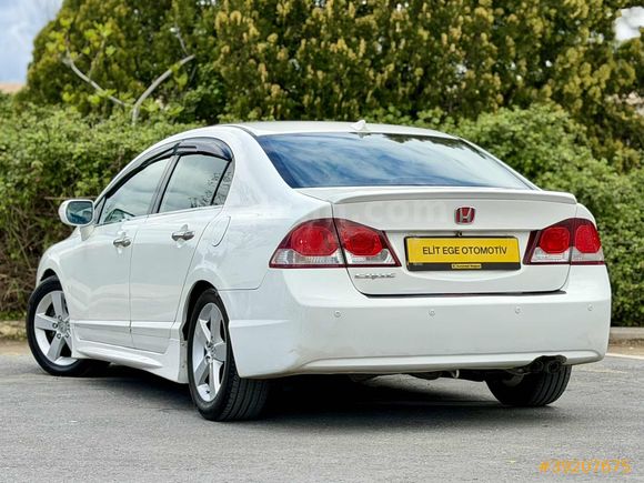 EMSALSİZ DEĞİŞENSİZ SADECE 77BİN KM/OTOMATK/SUNROOF/ELEGAN CİVİC