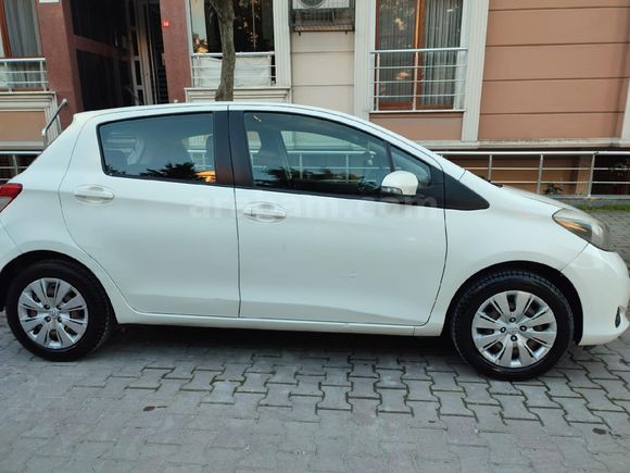 Sahibinden Toyota Yaris 1.33 Fun 2012 Model  133.000 km Beyaz