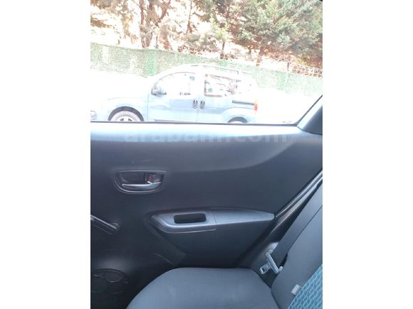 Sahibinden Toyota Yaris 1.33 Fun 2012 Model  133.000 km Beyaz