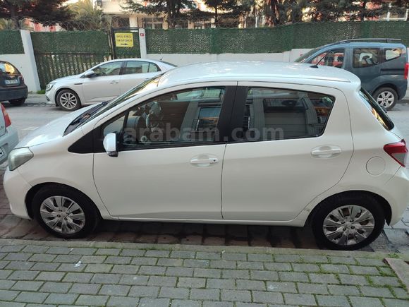 Sahibinden Toyota Yaris 1.33 Fun 2012 Model  133.000 km Beyaz