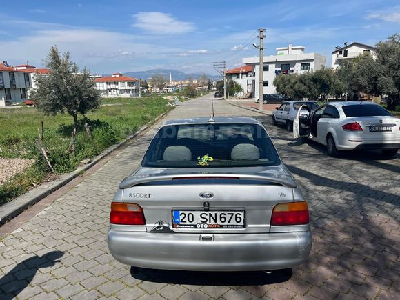 Sahibinden Ford Escort 1.6 CLX 2000 Model