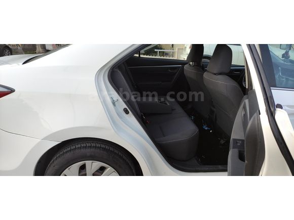 80 bin km.de temiz garaj otomobili  İstanbul Maltepe de