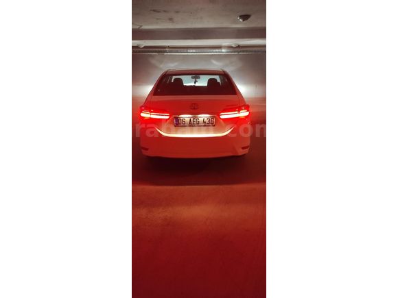 80 bin km.de temiz garaj otomobili  İstanbul Maltepe de