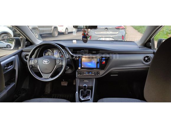 80 bin km.de temiz garaj otomobili  İstanbul Maltepe de