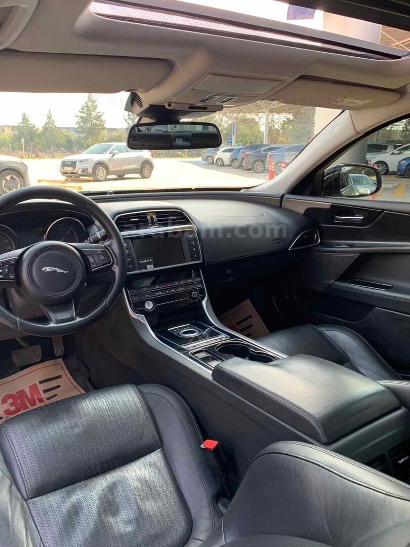 Sahibinden Jaguar XE 2.0 D R-Sport Plus 2015 Model Adana 230.000 km Gri 6