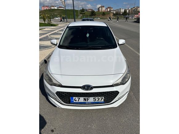 Sahibinden Hyundai i20 1.2 MPI Style 2015 Model  109.000 km Beyaz