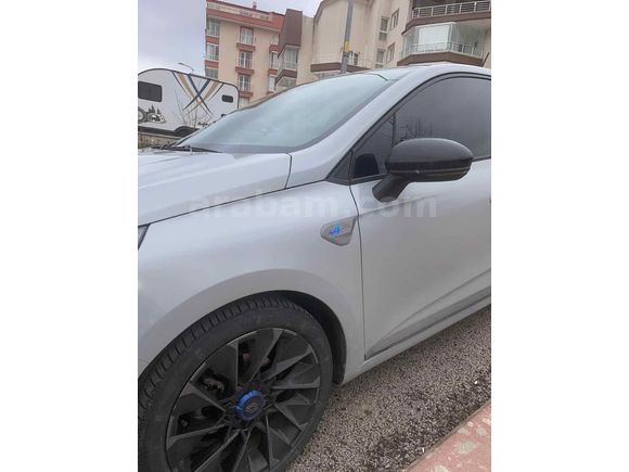 Sahibinden Renault Clio 1.0 TCe Techno Esprit Alpine 2024 Model 