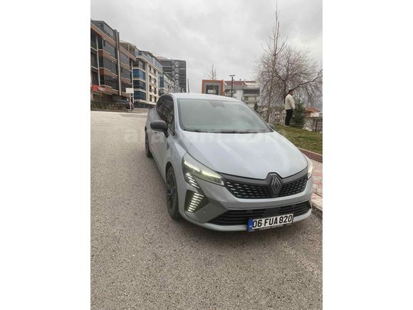 Sahibinden Renault Clio 1.0 TCe Techno Esprit Alpine 2024 Model 