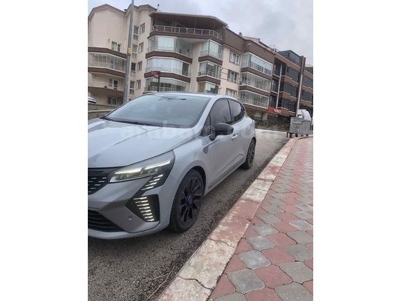 Sahibinden Renault Clio 1.0 TCe Techno Esprit Alpine 2024 Model 