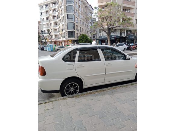Sahibinden Volkswagen Polo 1.6 Classic 2000 Model araç temiz düzgün hiç LPG takılmadı