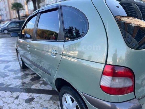 Sahibinden Renault Scenic 1.6 Dynamique 2003 Model 
