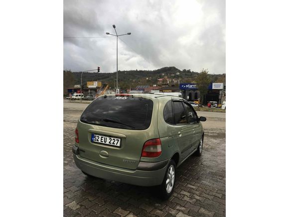 Sahibinden Renault Scenic 1.6 Dynamique 2003 Model 