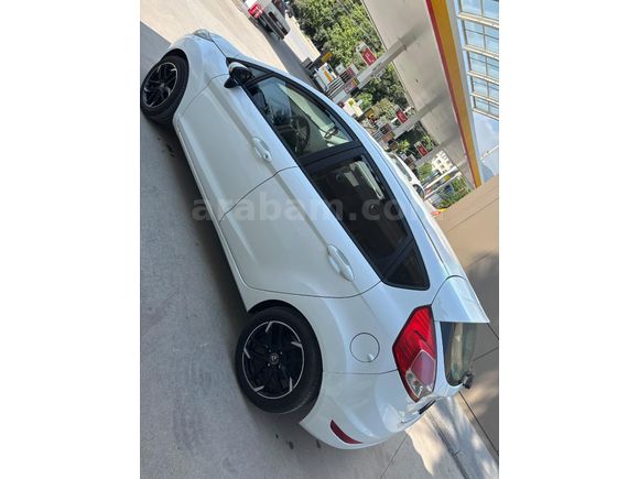 Sahibinden Ford Fiesta 1.5 TDCi Titanium 2014 Model ful orjinal  ağır bakımları yapılmıştır 240.000 km Beyaz