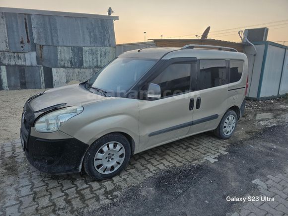 Galeriden Fiat Doblo Combi 1.6 Multijet Elegance 2011 Model KAZASI DARBESİ DEĞİŞEN YOK MOTORU SIFIR YAPILMIŞ KLİMALI HER TÜRLÜ TAKAS YAPILIR Hatay