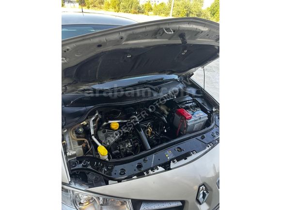 2009 RENAULT MEGANE 1.5 DCİ 185 BİN KM'DE DEĞİŞENSİZ