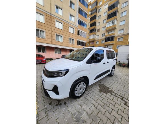 Sahibinden Opel Combo 1.5 CDTI Essential 2025 Model İstanbul