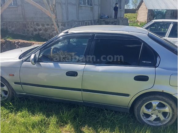 Sahibinden Honda Civic 1.4 S 2001 Model  351.000 km Gri (Gümüş)