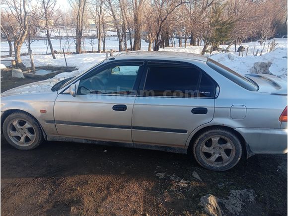 Sahibinden Honda Civic 1.4 S 2001 Model  351.000 km Gri (Gümüş)