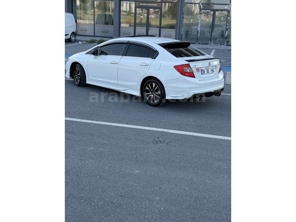 Sahibinden Honda Civic 1.6i VTEC ECO Elegance 2014 Model
