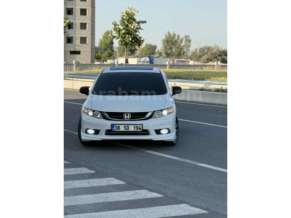 Sahibinden Honda Civic 1.6i VTEC ECO Elegance 2014 Model