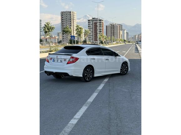 Sahibinden Honda Civic 1.6i VTEC ECO Elegance 2014 Model