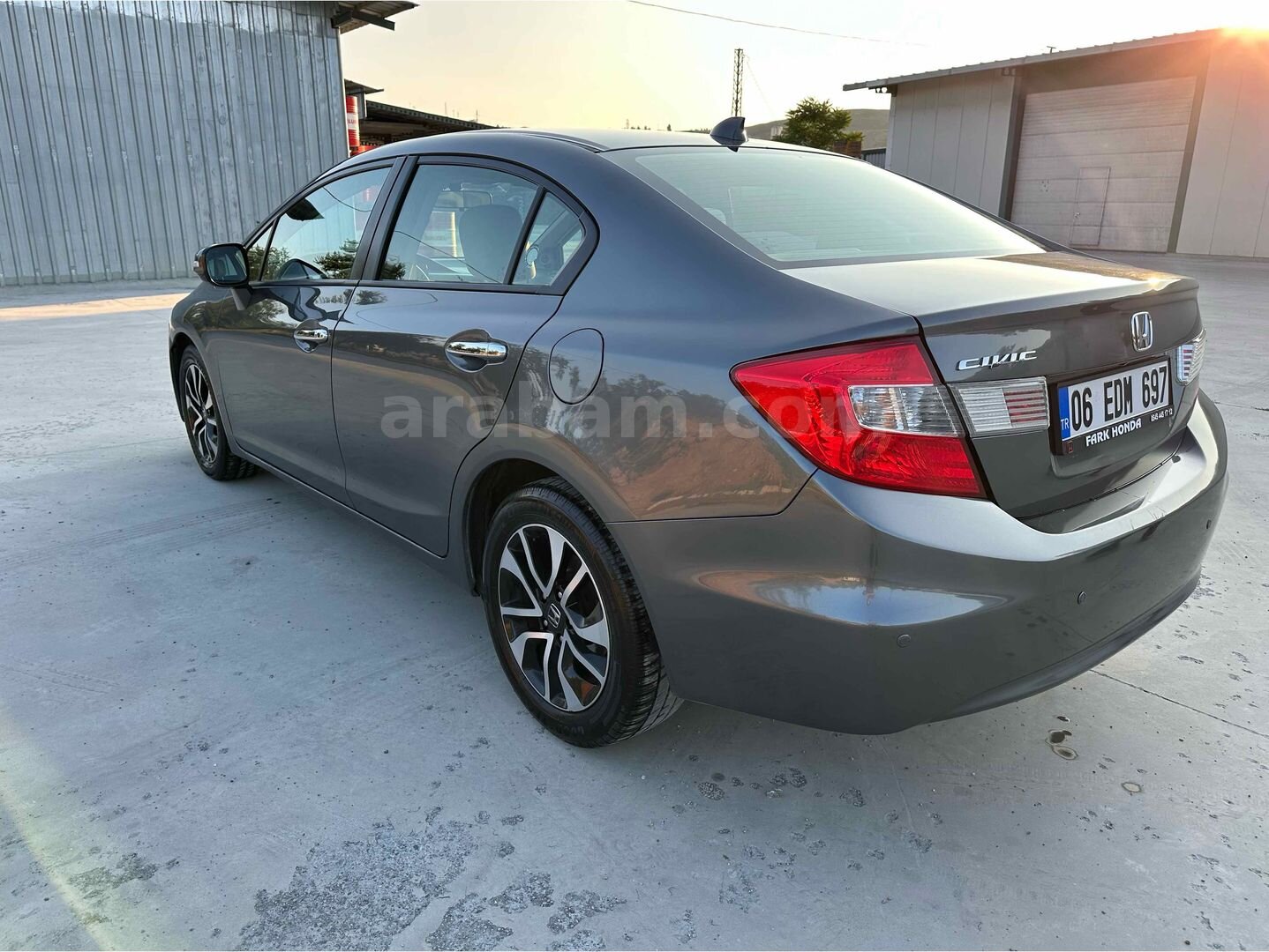 Sahibinden Honda Civic 1.6i VTEC Eco Elegance 2016 Model İstanbul 250.000 km Füme 5