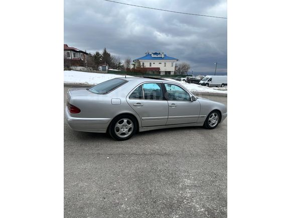  Mercedes - E 200 Kompressor Avantgarde 2001 Model E.2 Paket