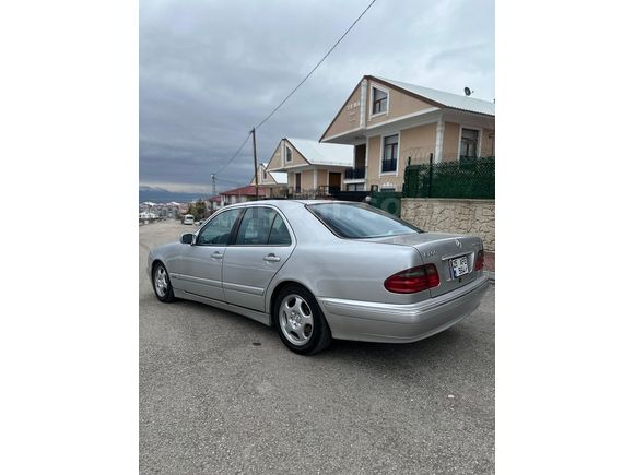  Mercedes - E 200 Kompressor Avantgarde 2001 Model E.2 Paket