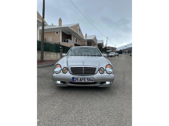  Mercedes - E 200 Kompressor Avantgarde 2001 Model E.2 Paket
