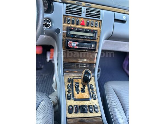  Mercedes - E 200 Kompressor Avantgarde 2001 Model E.2 Paket