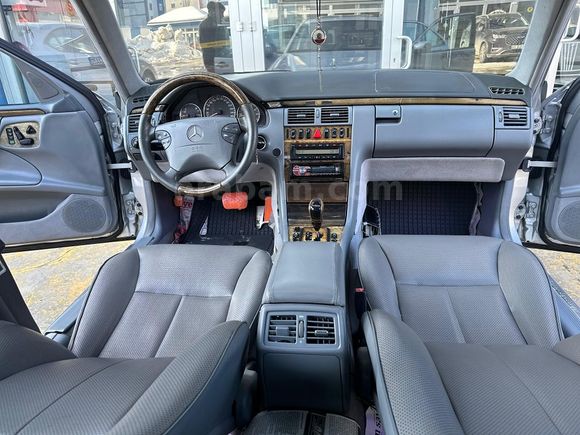  Mercedes - E 200 Kompressor Avantgarde 2001 Model E.2 Paket