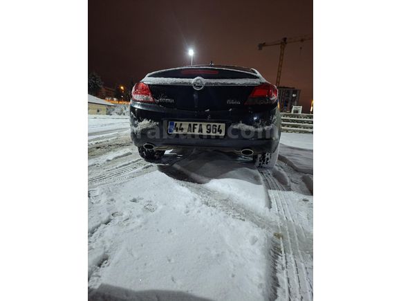 Sahibinden Opel Insignia 1.6 T Cosmo 2010 Model  174.000 km Siyah